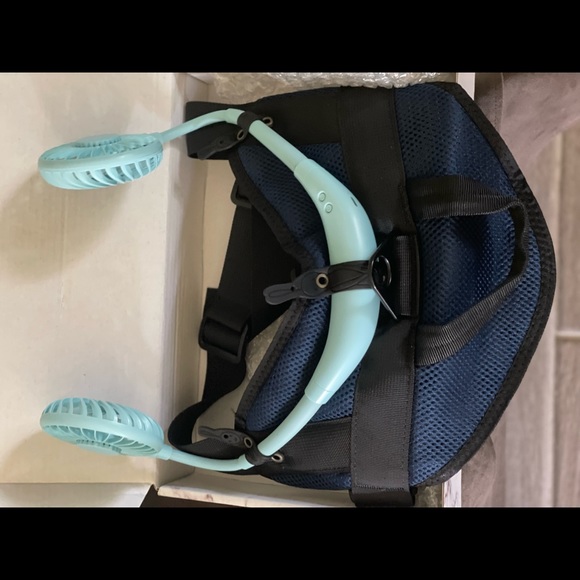 New in box  ~ Dog harness with charging fans. - Picture 2 of 4